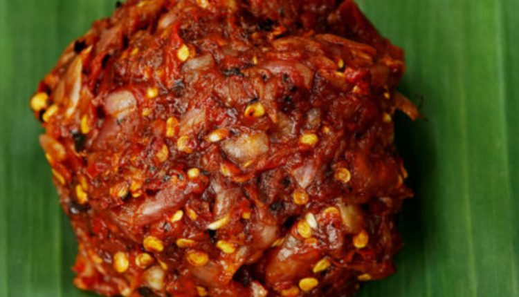 Easy Red Chilli Chammanthi Recipe