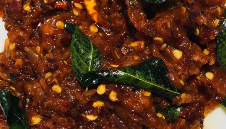 Easy Viral Baby Onion Chammanthi Recipe