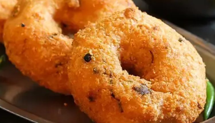 Easy and Tasty Uzhunnu Vada Recipe