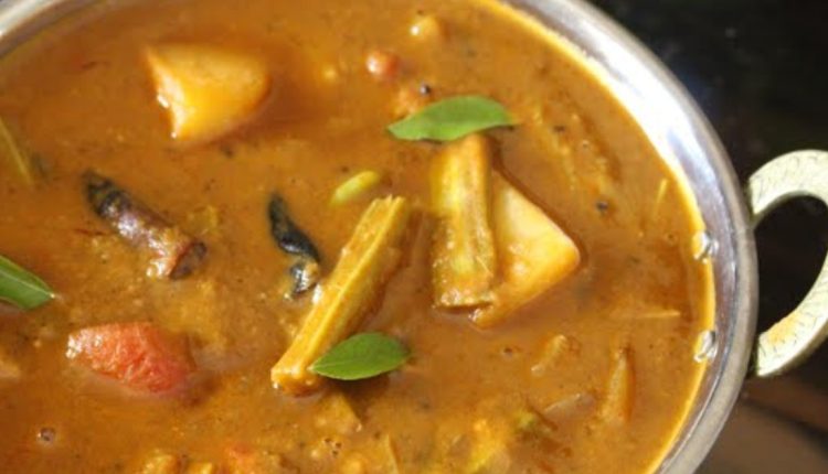 Sadhya Special Nadan Varutharacha Sambhar Recipe