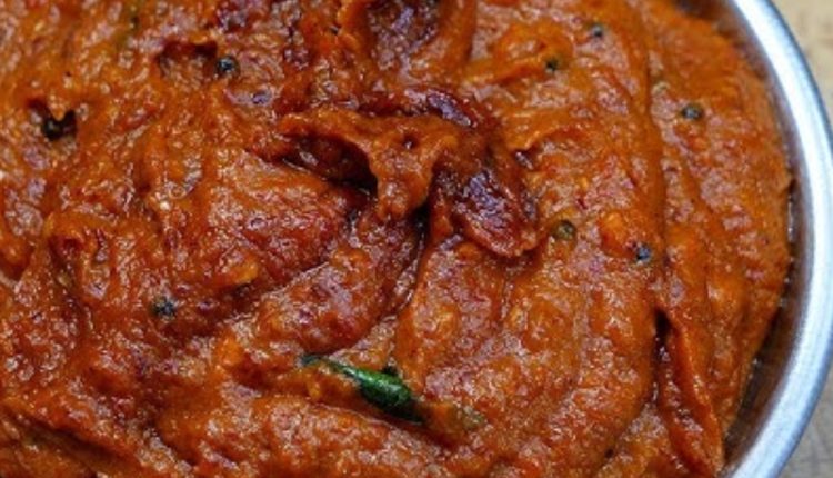 Tasty Veluthulli Chammanthi Recipe