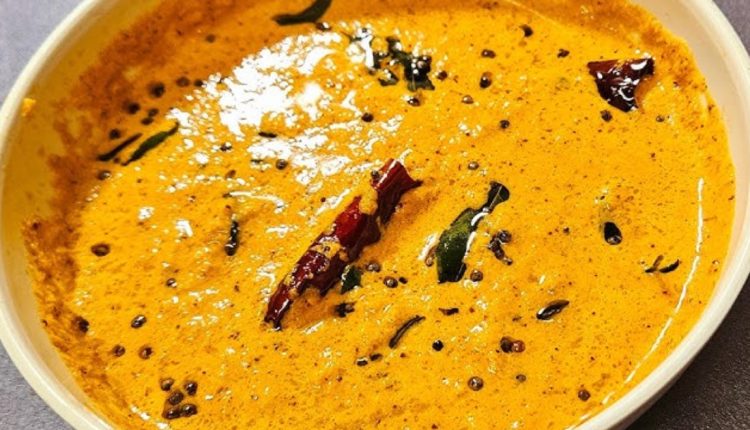 Thattukada Style Easy Coconut Chutney Recipe